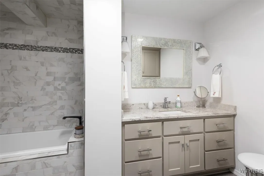 68 Hardwood Court, Concord, New York 14069, Concord, New York 14069, 3 Bedrooms Bedrooms, 10 Rooms Rooms,2 BathroomsBathrooms,Residential,For Sale,68 Hardwood Court, Concord, New York 14069,B1627029