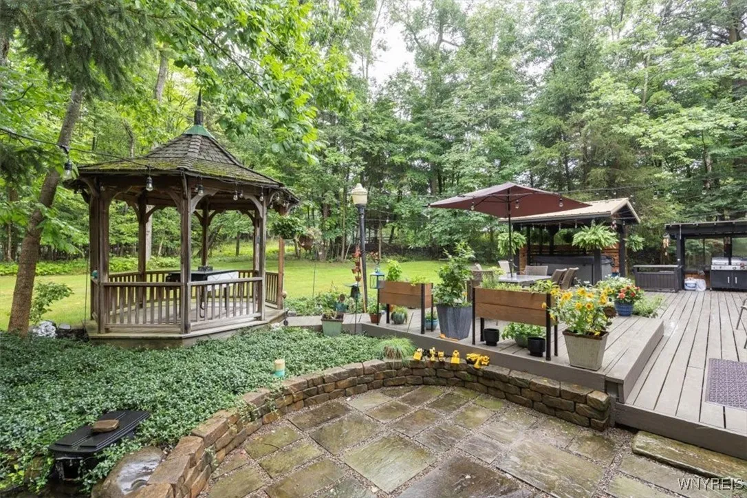 68 Hardwood Court, Concord, New York 14069, Concord, New York 14069, 3 Bedrooms Bedrooms, 10 Rooms Rooms,2 BathroomsBathrooms,Residential,For Sale,68 Hardwood Court, Concord, New York 14069,B1627029