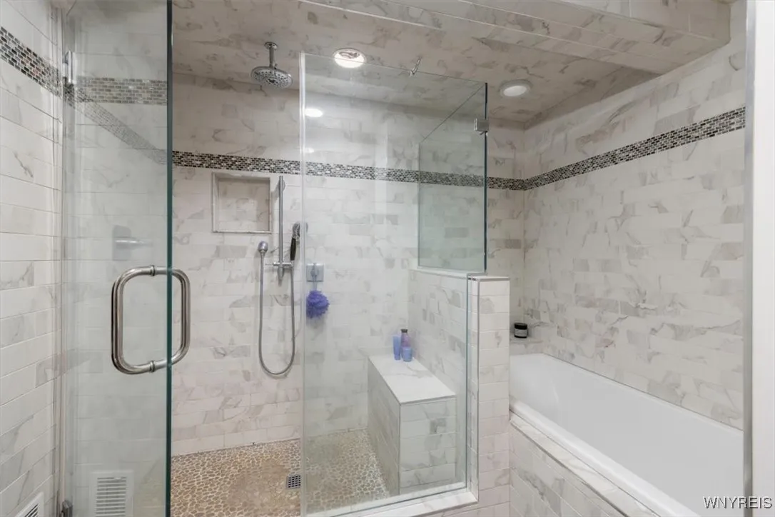 68 Hardwood Court, Concord, New York 14069, Concord, New York 14069, 3 Bedrooms Bedrooms, 10 Rooms Rooms,2 BathroomsBathrooms,Residential,For Sale,68 Hardwood Court, Concord, New York 14069,B1627029
