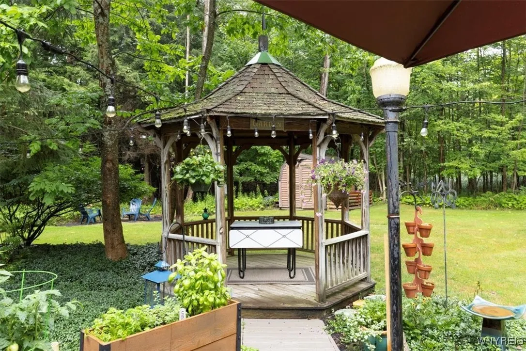 68 Hardwood Court, Concord, New York 14069, Concord, New York 14069, 3 Bedrooms Bedrooms, 10 Rooms Rooms,2 BathroomsBathrooms,Residential,For Sale,68 Hardwood Court, Concord, New York 14069,B1627029