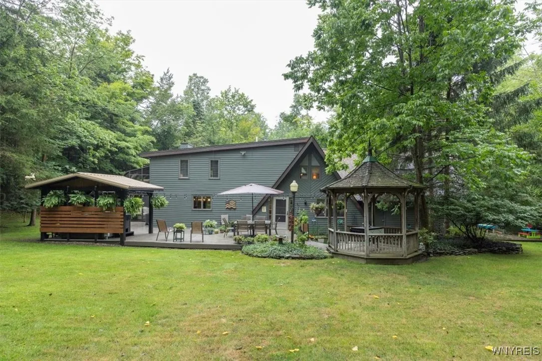 68 Hardwood Court, Concord, New York 14069, Concord, New York 14069, 3 Bedrooms Bedrooms, 10 Rooms Rooms,2 BathroomsBathrooms,Residential,For Sale,68 Hardwood Court, Concord, New York 14069,B1627029