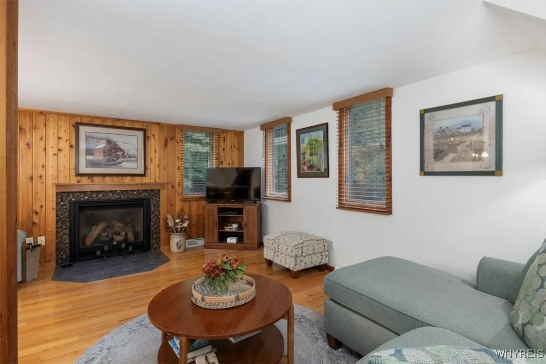 68 Hardwood Court, Concord, New York 14069, Concord, New York 14069, 3 Bedrooms Bedrooms, 10 Rooms Rooms,2 BathroomsBathrooms,Residential,For Sale,68 Hardwood Court, Concord, New York 14069,B1627029