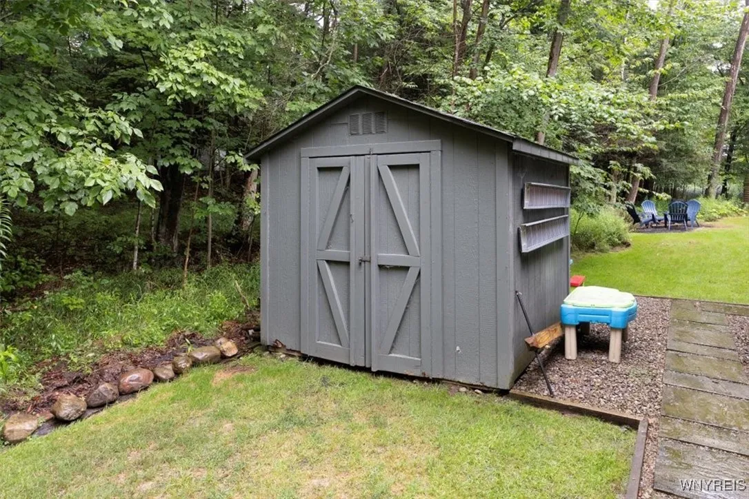 68 Hardwood Court, Concord, New York 14069, Concord, New York 14069, 3 Bedrooms Bedrooms, 10 Rooms Rooms,2 BathroomsBathrooms,Residential,For Sale,68 Hardwood Court, Concord, New York 14069,B1627029