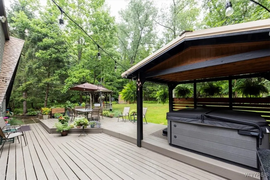 68 Hardwood Court, Concord, New York 14069, Concord, New York 14069, 3 Bedrooms Bedrooms, 10 Rooms Rooms,2 BathroomsBathrooms,Residential,For Sale,68 Hardwood Court, Concord, New York 14069,B1627029