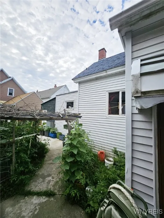 64 Sweet Avenue, Buffalo, New York 14212, Buffalo, New York 14212, 5 Bedrooms Bedrooms, ,2 BathroomsBathrooms,Residential,For Sale,64 Sweet Avenue, Buffalo, New York 14212,B1627400