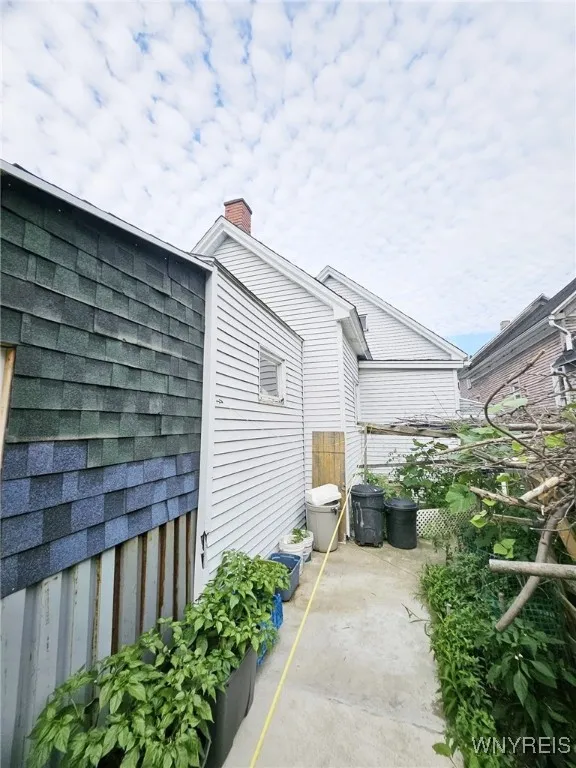 64 Sweet Avenue, Buffalo, New York 14212, Buffalo, New York 14212, 5 Bedrooms Bedrooms, ,2 BathroomsBathrooms,Residential,For Sale,64 Sweet Avenue, Buffalo, New York 14212,B1627400