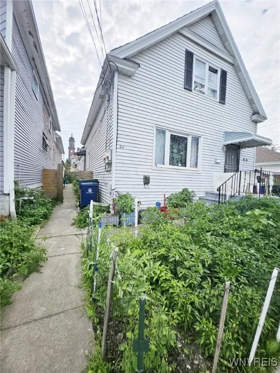 64 Sweet Avenue, Buffalo, New York 14212, Buffalo, New York 14212, 5 Bedrooms Bedrooms, ,2 BathroomsBathrooms,Residential,For Sale,64 Sweet Avenue, Buffalo, New York 14212,B1627400