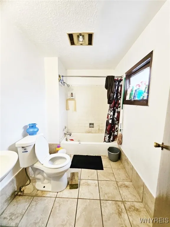 64 Sweet Avenue, Buffalo, New York 14212, Buffalo, New York 14212, 5 Bedrooms Bedrooms, ,2 BathroomsBathrooms,Residential,For Sale,64 Sweet Avenue, Buffalo, New York 14212,B1627400