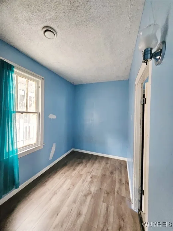 24 Sweet Avenue, Buffalo, New York 14212, Buffalo, New York 14212, 4 Bedrooms Bedrooms, ,2 BathroomsBathrooms,Residential,For Sale,24 Sweet Avenue, Buffalo, New York 14212,B1627384
