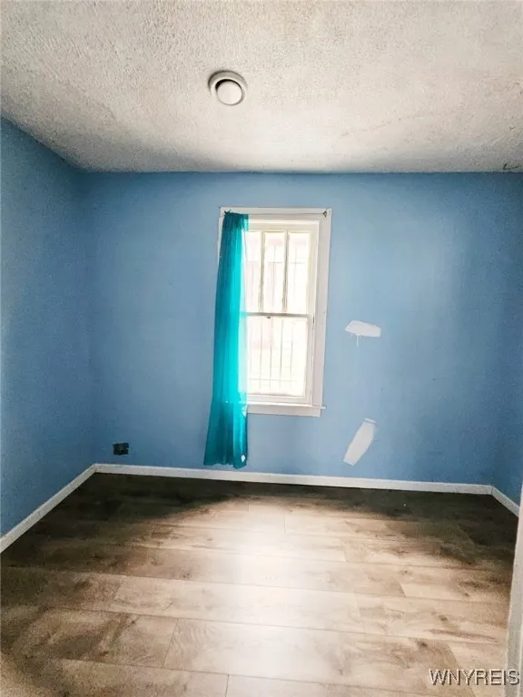 24 Sweet Avenue, Buffalo, New York 14212, Buffalo, New York 14212, 4 Bedrooms Bedrooms, ,2 BathroomsBathrooms,Residential,For Sale,24 Sweet Avenue, Buffalo, New York 14212,B1627384