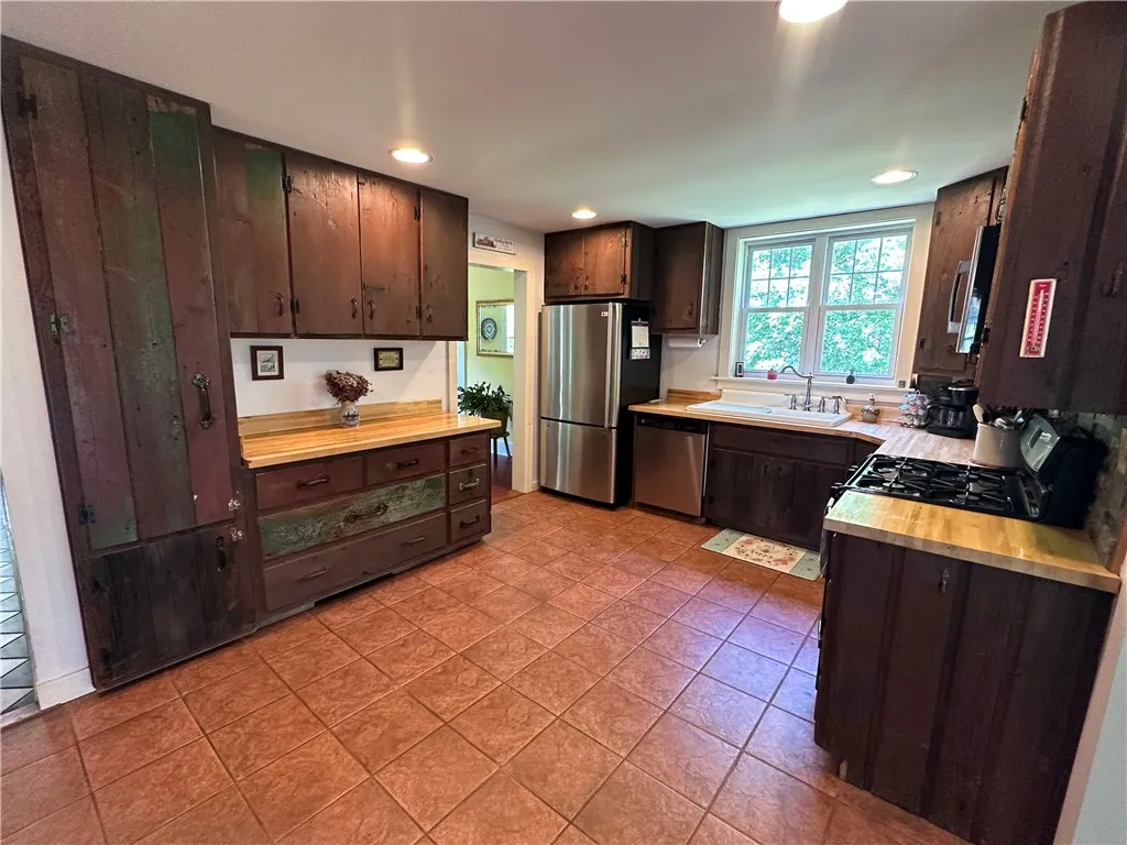 438 County Highway 9, Oneonta, New York 13820, Oneonta, New York 13820, 3 Bedrooms Bedrooms, 9 Rooms Rooms,2 BathroomsBathrooms,Residential,For Sale,438 County Highway 9, Oneonta, New York 13820,R1627341
