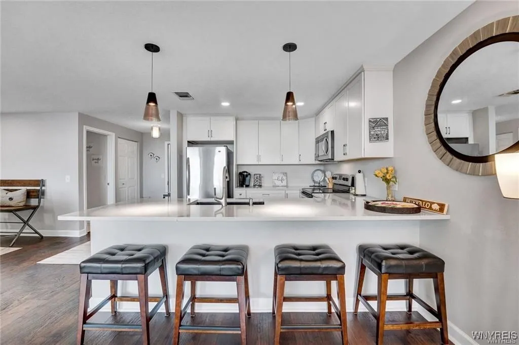 803 Admirals Walk 803, Buffalo, New York 14202, Buffalo, New York 14202, 2 Bedrooms Bedrooms, 5 Rooms Rooms,2 BathroomsBathrooms,Residential,For Sale,803 Admirals Walk 803, Buffalo, New York 14202,B1627439