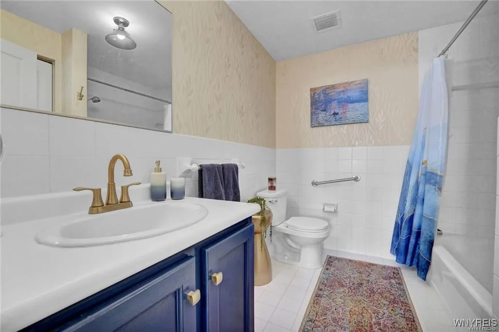 803 Admirals Walk 803, Buffalo, New York 14202, Buffalo, New York 14202, 2 Bedrooms Bedrooms, 5 Rooms Rooms,2 BathroomsBathrooms,Residential,For Sale,803 Admirals Walk 803, Buffalo, New York 14202,B1627439