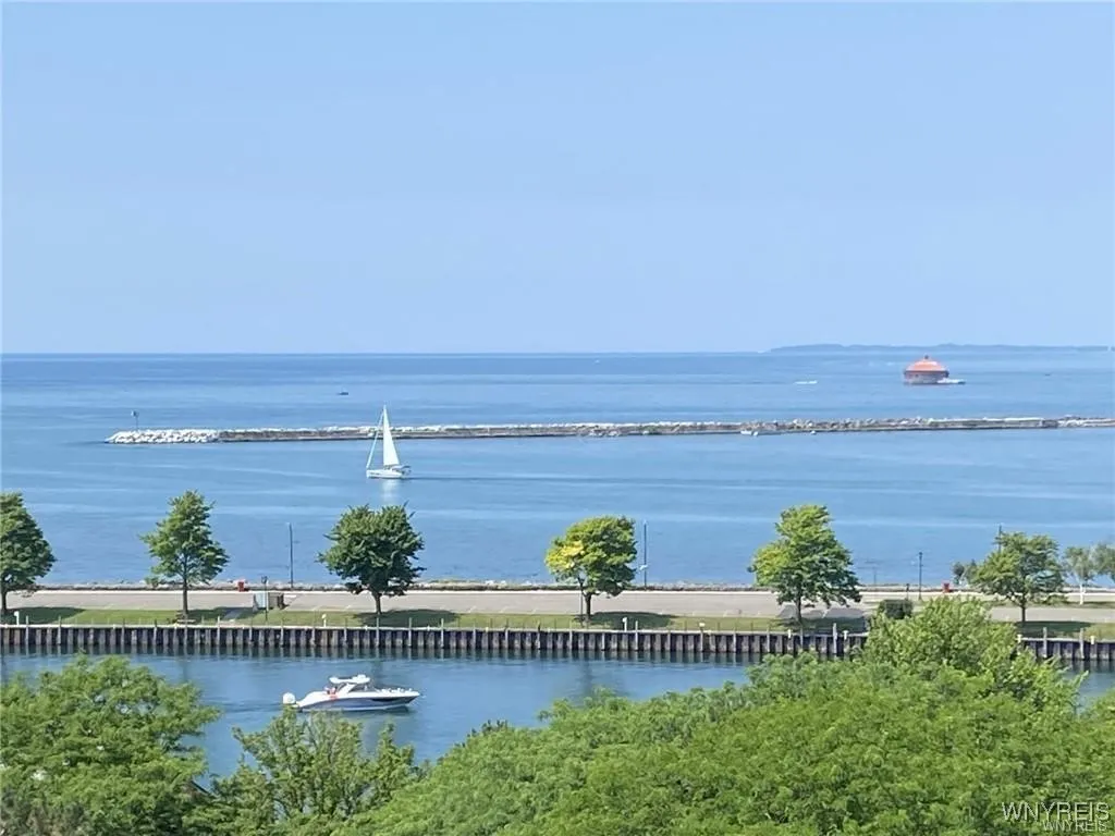 803 Admirals Walk 803, Buffalo, New York 14202, Buffalo, New York 14202, 2 Bedrooms Bedrooms, 5 Rooms Rooms,2 BathroomsBathrooms,Residential,For Sale,803 Admirals Walk 803, Buffalo, New York 14202,B1627439