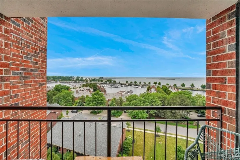 803 Admirals Walk 803, Buffalo, New York 14202, Buffalo, New York 14202, 2 Bedrooms Bedrooms, 5 Rooms Rooms,2 BathroomsBathrooms,Residential,For Sale,803 Admirals Walk 803, Buffalo, New York 14202,B1627439