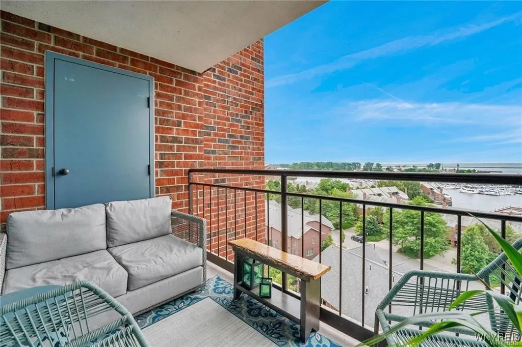 803 Admirals Walk 803, Buffalo, New York 14202, Buffalo, New York 14202, 2 Bedrooms Bedrooms, 5 Rooms Rooms,2 BathroomsBathrooms,Residential,For Sale,803 Admirals Walk 803, Buffalo, New York 14202,B1627439