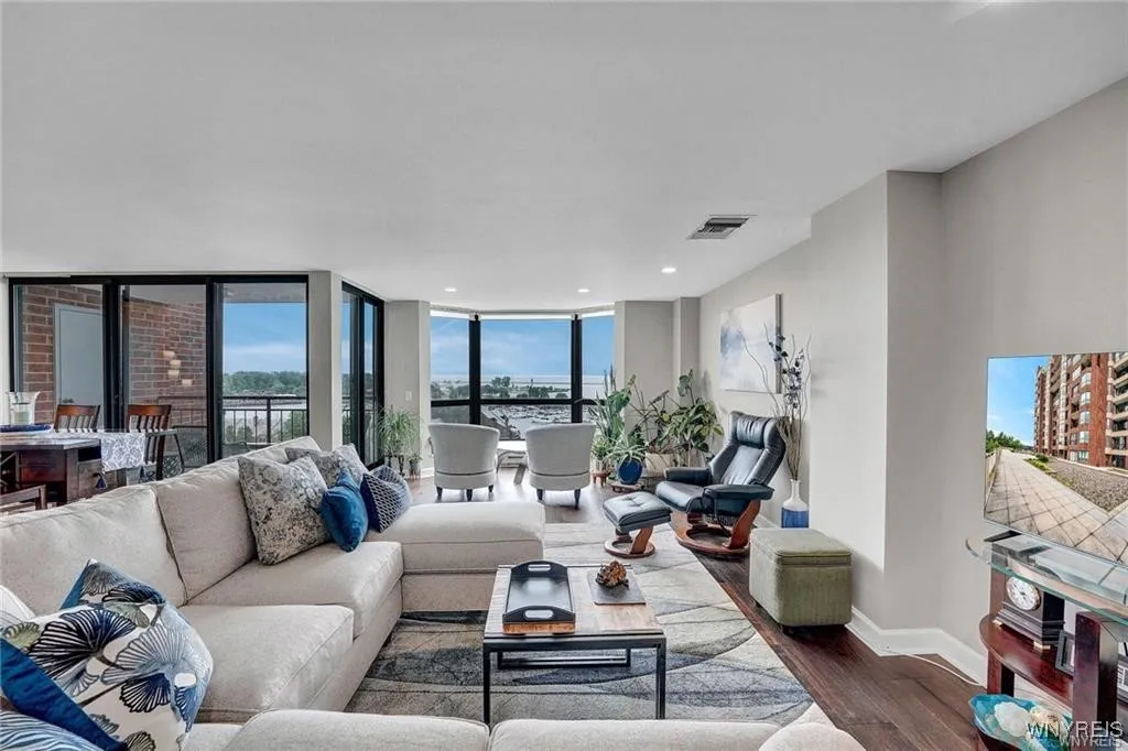 803 Admirals Walk 803, Buffalo, New York 14202, Buffalo, New York 14202, 2 Bedrooms Bedrooms, 5 Rooms Rooms,2 BathroomsBathrooms,Residential,For Sale,803 Admirals Walk 803, Buffalo, New York 14202,B1627439