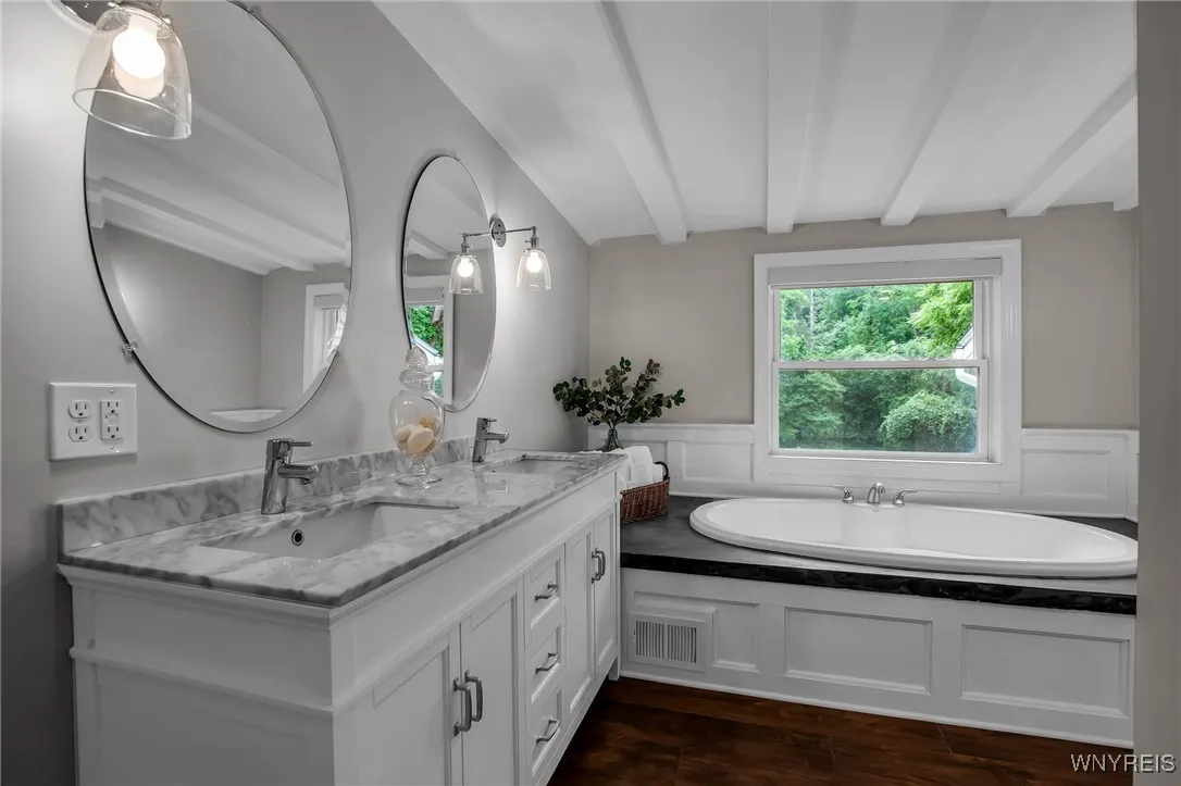 1750 Woodard Road, Elma, New York 14059, Elma, New York 14059, 7 Bedrooms Bedrooms, 22 Rooms Rooms,6 BathroomsBathrooms,Residential,For Sale,1750 Woodard Road, Elma, New York 14059,B1627303