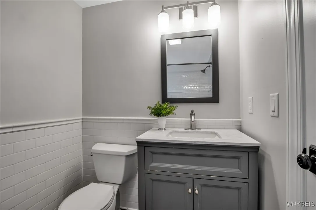 1750 Woodard Road, Elma, New York 14059, Elma, New York 14059, 7 Bedrooms Bedrooms, 22 Rooms Rooms,6 BathroomsBathrooms,Residential,For Sale,1750 Woodard Road, Elma, New York 14059,B1627303