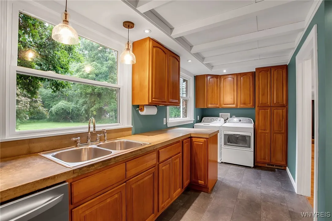 1750 Woodard Road, Elma, New York 14059, Elma, New York 14059, 7 Bedrooms Bedrooms, 22 Rooms Rooms,6 BathroomsBathrooms,Residential,For Sale,1750 Woodard Road, Elma, New York 14059,B1627303