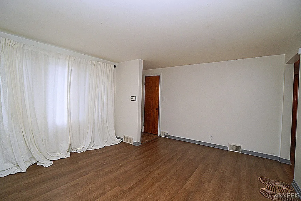 Spacious living room