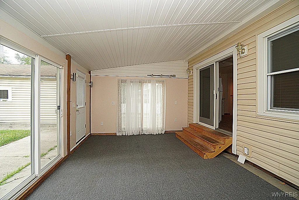 55 Cornell Avenue, Amherst, New York 14226, Amherst, New York 14226, 3 Bedrooms Bedrooms, 6 Rooms Rooms,2 BathroomsBathrooms,Residential Lease,For Rent,55 Cornell Avenue, Amherst, New York 14226,B1626548
