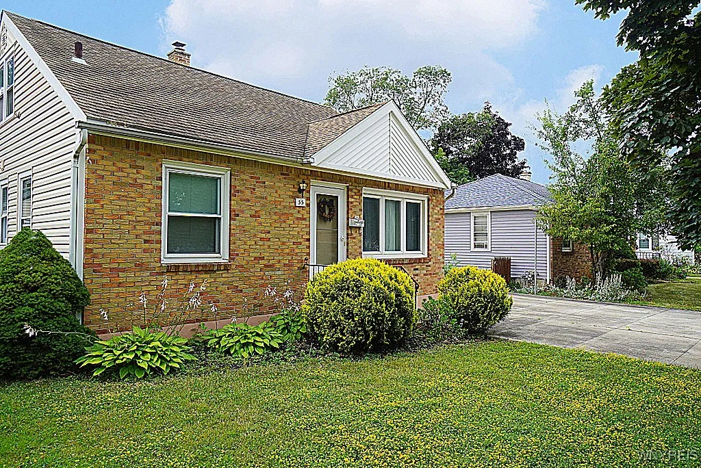 55 Cornell Avenue, Amherst, New York 14226, Amherst, New York 14226, 3 Bedrooms Bedrooms, 6 Rooms Rooms,2 BathroomsBathrooms,Residential Lease,For Rent,55 Cornell Avenue, Amherst, New York 14226,B1626548