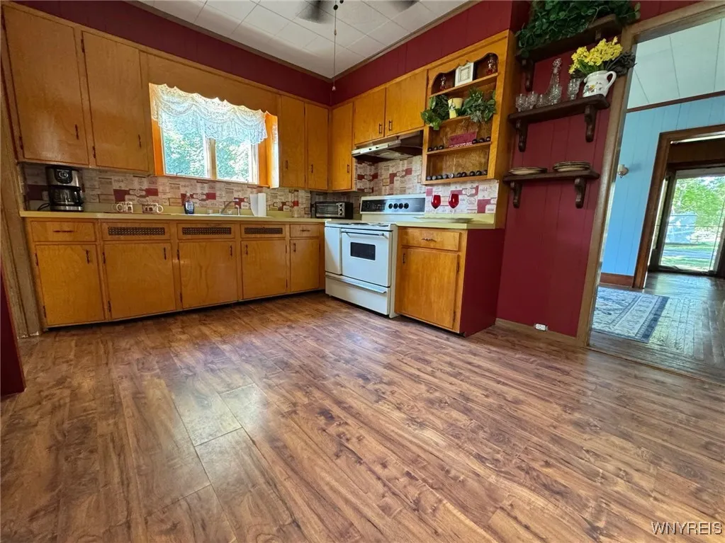 2301 Coomer Road, Newfane, New York 14028, Newfane, New York 14028, 3 Bedrooms Bedrooms, 8 Rooms Rooms,1 BathroomBathrooms,Residential,For Sale,2301 Coomer Road, Newfane, New York 14028,B1627372