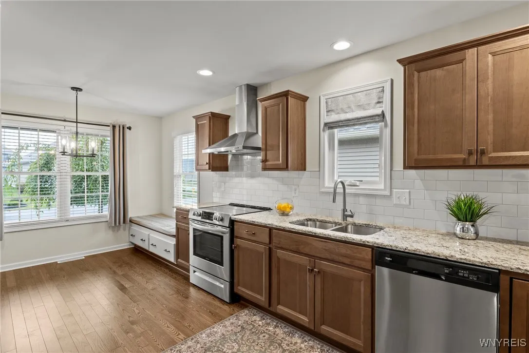11 Henslow, Lancaster, New York 14086, Lancaster, New York 14086, 2 Bedrooms Bedrooms, 5 Rooms Rooms,2 BathroomsBathrooms,Residential,For Sale,11 Henslow, Lancaster, New York 14086,B1625427