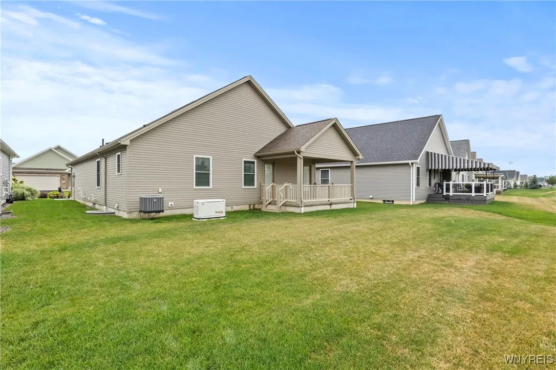 11 Henslow, Lancaster, New York 14086, Lancaster, New York 14086, 2 Bedrooms Bedrooms, 5 Rooms Rooms,2 BathroomsBathrooms,Residential,For Sale,11 Henslow, Lancaster, New York 14086,B1625427