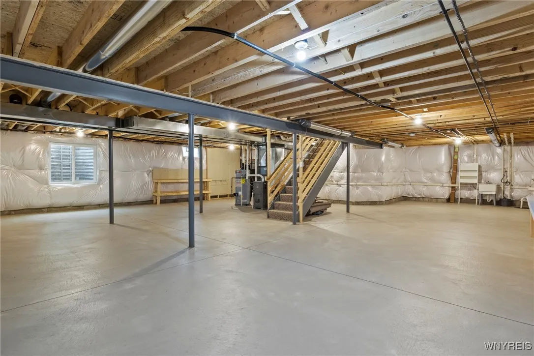 11 Henslow, Lancaster, New York 14086, Lancaster, New York 14086, 2 Bedrooms Bedrooms, 5 Rooms Rooms,2 BathroomsBathrooms,Residential,For Sale,11 Henslow, Lancaster, New York 14086,B1625427