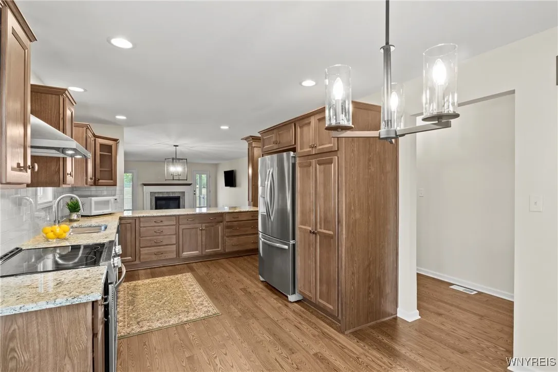 11 Henslow, Lancaster, New York 14086, Lancaster, New York 14086, 2 Bedrooms Bedrooms, 5 Rooms Rooms,2 BathroomsBathrooms,Residential,For Sale,11 Henslow, Lancaster, New York 14086,B1625427