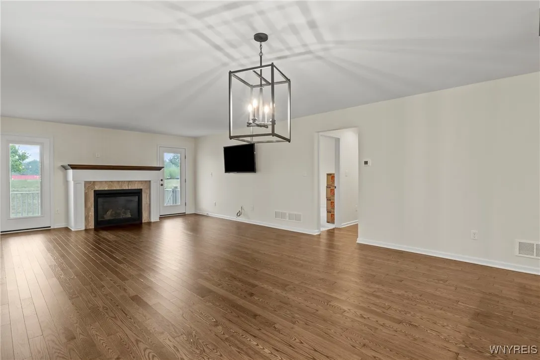 11 Henslow, Lancaster, New York 14086, Lancaster, New York 14086, 2 Bedrooms Bedrooms, 5 Rooms Rooms,2 BathroomsBathrooms,Residential,For Sale,11 Henslow, Lancaster, New York 14086,B1625427