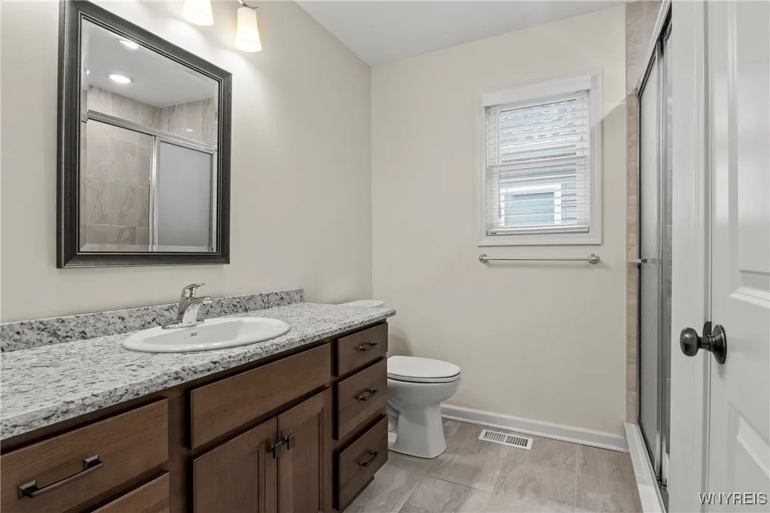 11 Henslow, Lancaster, New York 14086, Lancaster, New York 14086, 2 Bedrooms Bedrooms, 5 Rooms Rooms,2 BathroomsBathrooms,Residential,For Sale,11 Henslow, Lancaster, New York 14086,B1625427