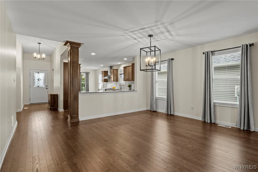 11 Henslow, Lancaster, New York 14086, Lancaster, New York 14086, 2 Bedrooms Bedrooms, 5 Rooms Rooms,2 BathroomsBathrooms,Residential,For Sale,11 Henslow, Lancaster, New York 14086,B1625427