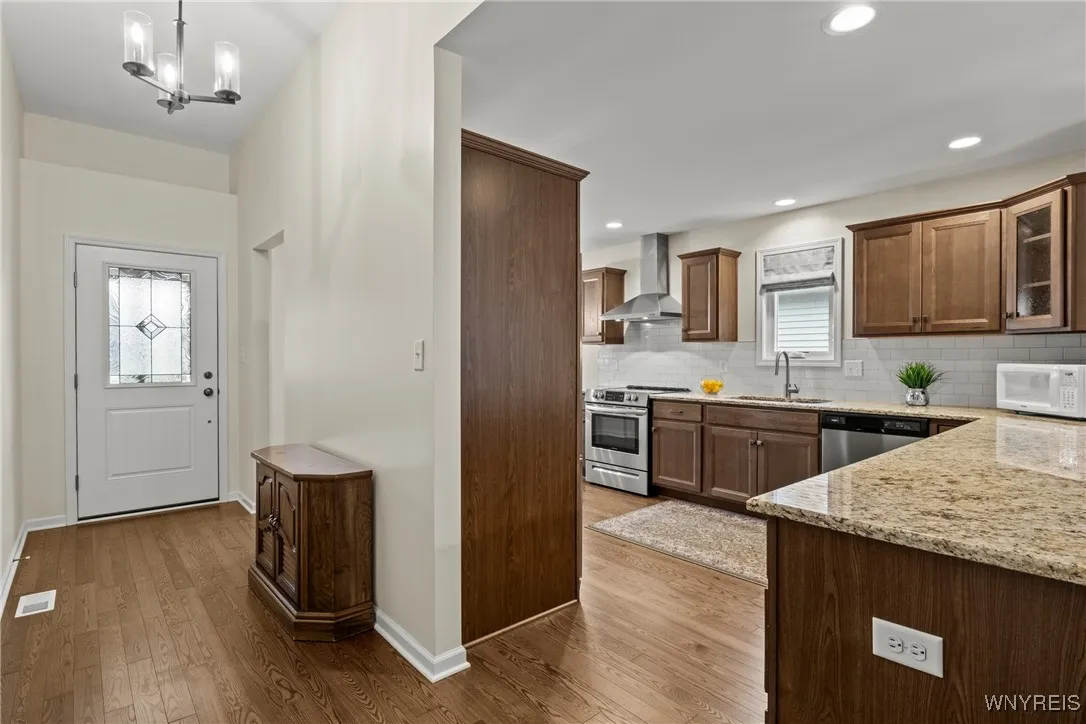 11 Henslow, Lancaster, New York 14086, Lancaster, New York 14086, 2 Bedrooms Bedrooms, 5 Rooms Rooms,2 BathroomsBathrooms,Residential,For Sale,11 Henslow, Lancaster, New York 14086,B1625426