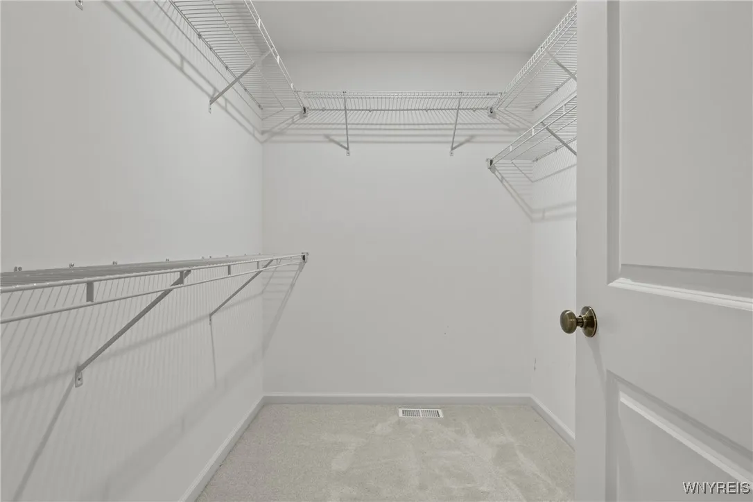 11 Henslow, Lancaster, New York 14086, Lancaster, New York 14086, 2 Bedrooms Bedrooms, 5 Rooms Rooms,2 BathroomsBathrooms,Residential,For Sale,11 Henslow, Lancaster, New York 14086,B1625426