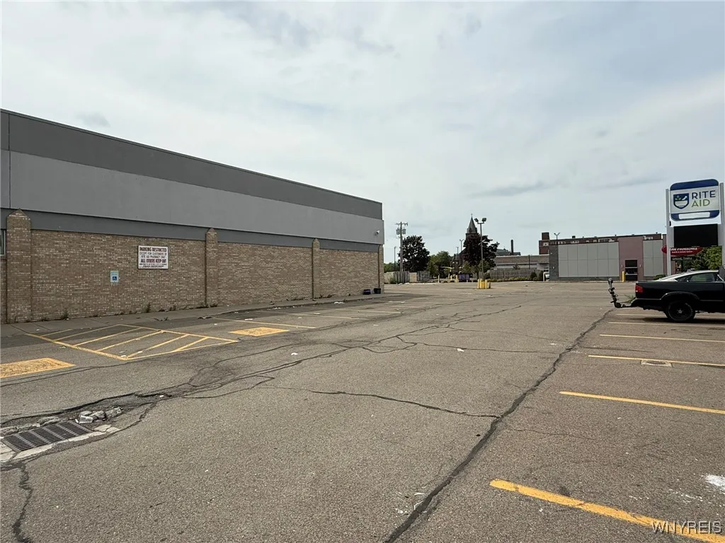 350 Niagara Street, Buffalo, New York 14201, Buffalo, New York 14201, ,Commercial Lease,For Rent,350 Niagara Street, Buffalo, New York 14201,B1627420