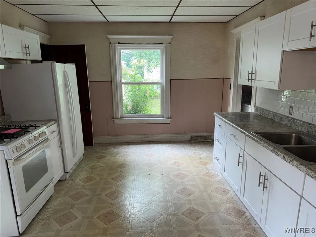 49 Fletcher Street, Tonawanda, New York 14150, Tonawanda, New York 14150, 4 Bedrooms Bedrooms, 8 Rooms Rooms,2 BathroomsBathrooms,Residential,For Sale,49 Fletcher Street, Tonawanda, New York 14150,B1627166