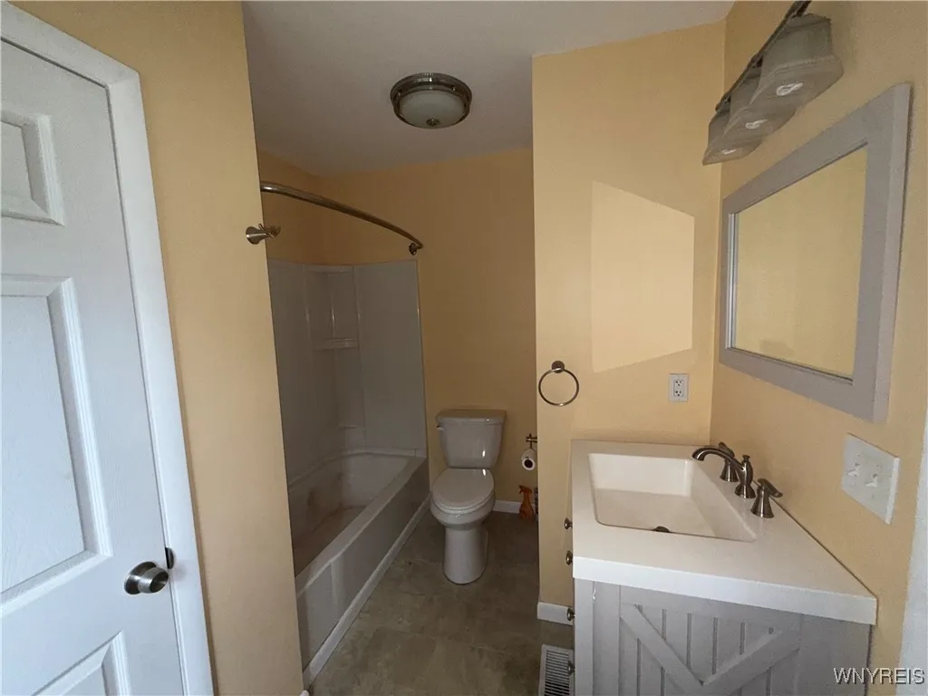 49 Fletcher Street, Tonawanda, New York 14150, Tonawanda, New York 14150, 4 Bedrooms Bedrooms, 8 Rooms Rooms,2 BathroomsBathrooms,Residential,For Sale,49 Fletcher Street, Tonawanda, New York 14150,B1627166