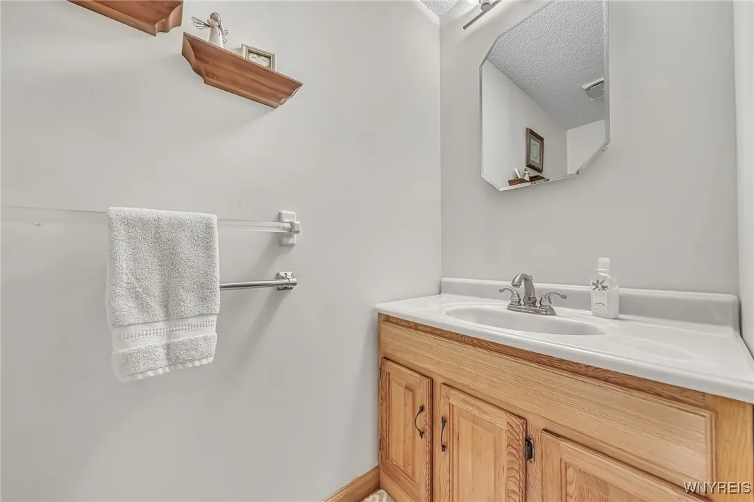 45 Forestview Drive, Lancaster, New York 14043, Lancaster, New York 14043, 3 Bedrooms Bedrooms, 6 Rooms Rooms,1 BathroomBathrooms,Residential,For Sale,45 Forestview Drive, Lancaster, New York 14043,B1627333