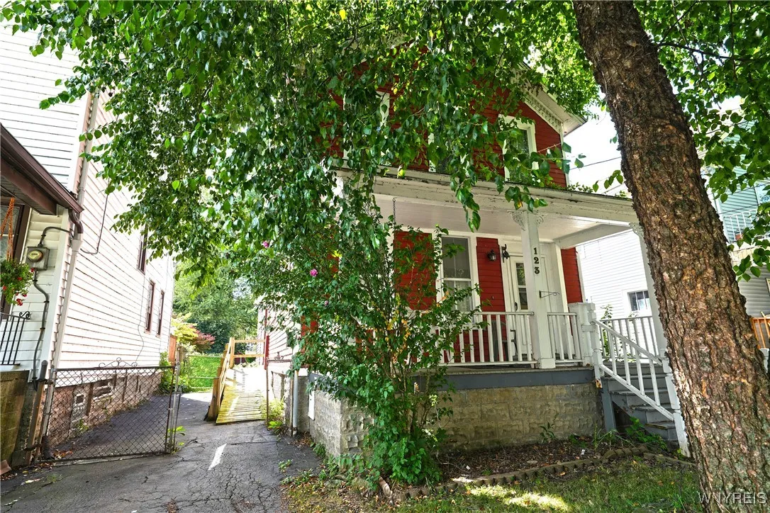123 Unger Avenue, Buffalo, New York 14210, Buffalo, New York 14210, 3 Bedrooms Bedrooms, 6 Rooms Rooms,1 BathroomBathrooms,Residential,For Sale,123 Unger Avenue, Buffalo, New York 14210,B1627352