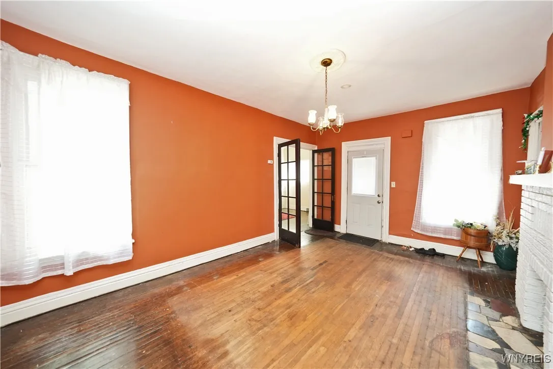 123 Unger Avenue, Buffalo, New York 14210, Buffalo, New York 14210, 3 Bedrooms Bedrooms, 6 Rooms Rooms,1 BathroomBathrooms,Residential,For Sale,123 Unger Avenue, Buffalo, New York 14210,B1627352