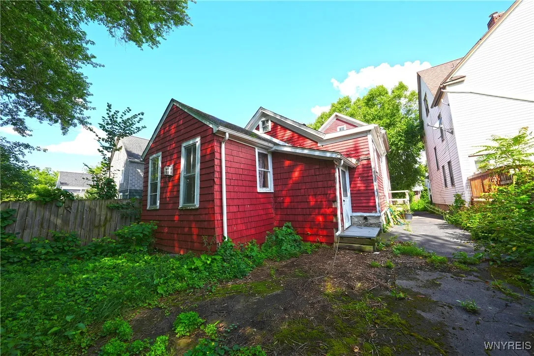 123 Unger Avenue, Buffalo, New York 14210, Buffalo, New York 14210, 3 Bedrooms Bedrooms, 6 Rooms Rooms,1 BathroomBathrooms,Residential,For Sale,123 Unger Avenue, Buffalo, New York 14210,B1627352