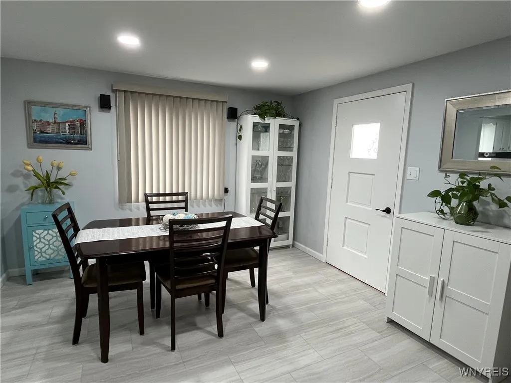 44 Fairelm Lane, Cheektowaga, New York 14227, Cheektowaga, New York 14227, 5 Bedrooms Bedrooms, ,2 BathroomsBathrooms,Residential,For Sale,44 Fairelm Lane, Cheektowaga, New York 14227,B1627444