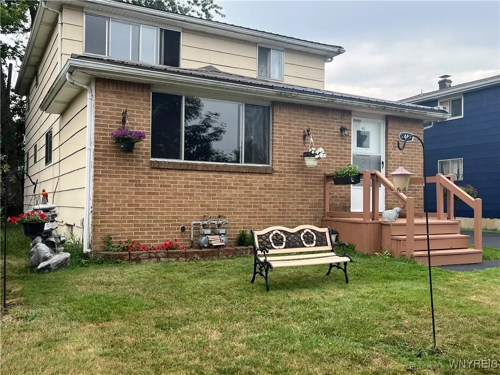44 Fairelm Lane, Cheektowaga, New York 14227, Cheektowaga, New York 14227, 5 Bedrooms Bedrooms, ,2 BathroomsBathrooms,Residential,For Sale,44 Fairelm Lane, Cheektowaga, New York 14227,B1627444