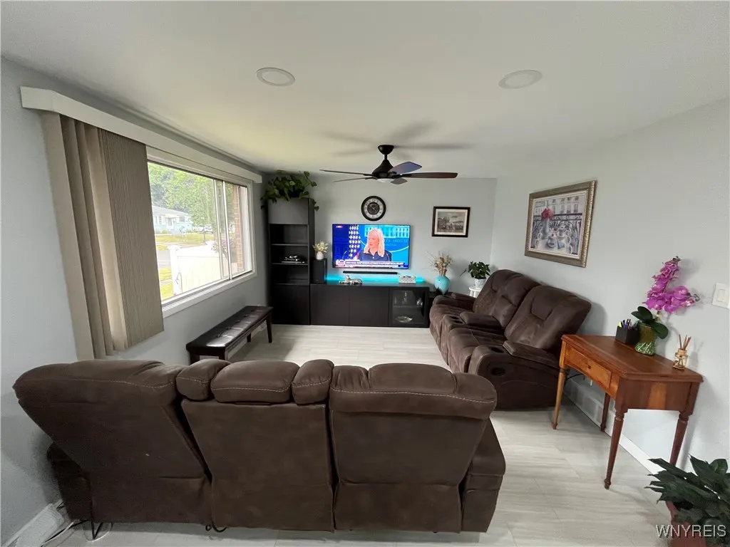 44 Fairelm Lane, Cheektowaga, New York 14227, Cheektowaga, New York 14227, 5 Bedrooms Bedrooms, ,2 BathroomsBathrooms,Residential,For Sale,44 Fairelm Lane, Cheektowaga, New York 14227,B1627444