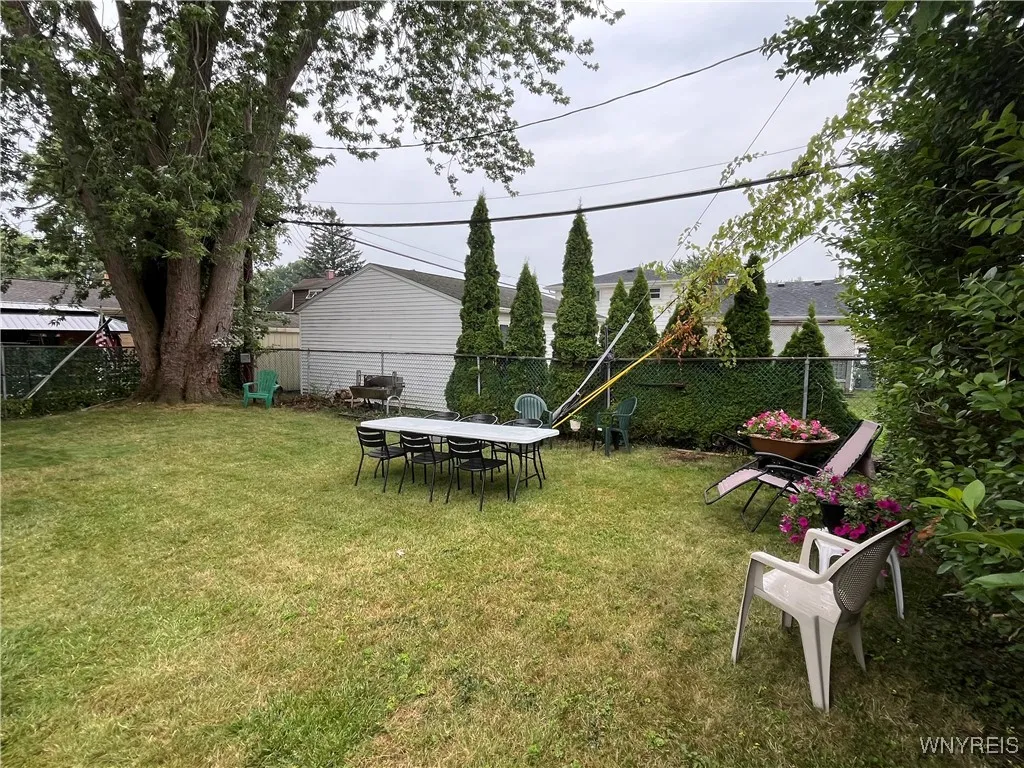 44 Fairelm Lane, Cheektowaga, New York 14227, Cheektowaga, New York 14227, 5 Bedrooms Bedrooms, ,2 BathroomsBathrooms,Residential,For Sale,44 Fairelm Lane, Cheektowaga, New York 14227,B1627444