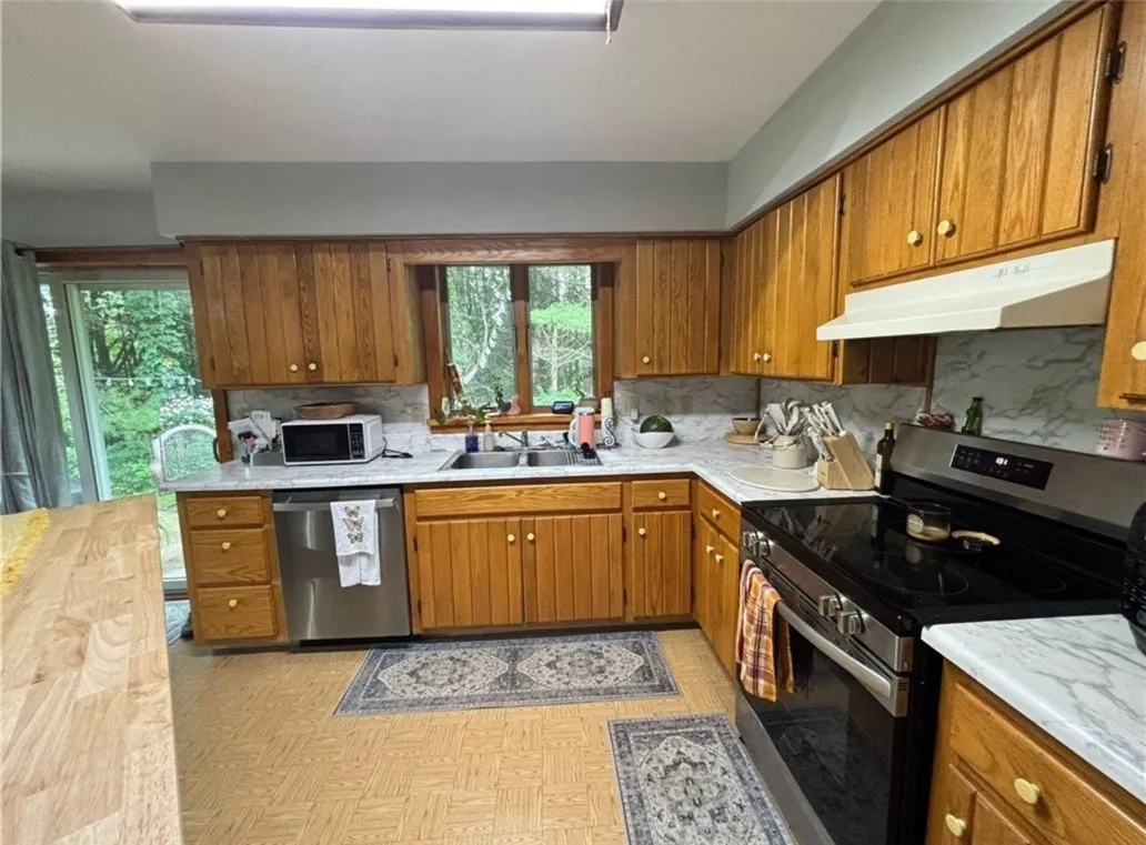 3881-3885 Charlotte Creek Road 3881, Davenport, Ne, Davenport, New York 13750, 11 Bedrooms Bedrooms, 18 Rooms Rooms,6 BathroomsBathrooms,Residential,For Sale,3881-3885 Charlotte Creek Road 3881, Davenport, Ne,R1627468
