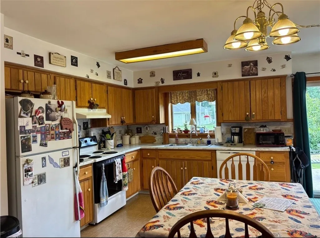 3881-3885 Charlotte Creek Road 3881, Davenport, Ne, Davenport, New York 13750, 11 Bedrooms Bedrooms, 18 Rooms Rooms,6 BathroomsBathrooms,Residential,For Sale,3881-3885 Charlotte Creek Road 3881, Davenport, Ne,R1627468